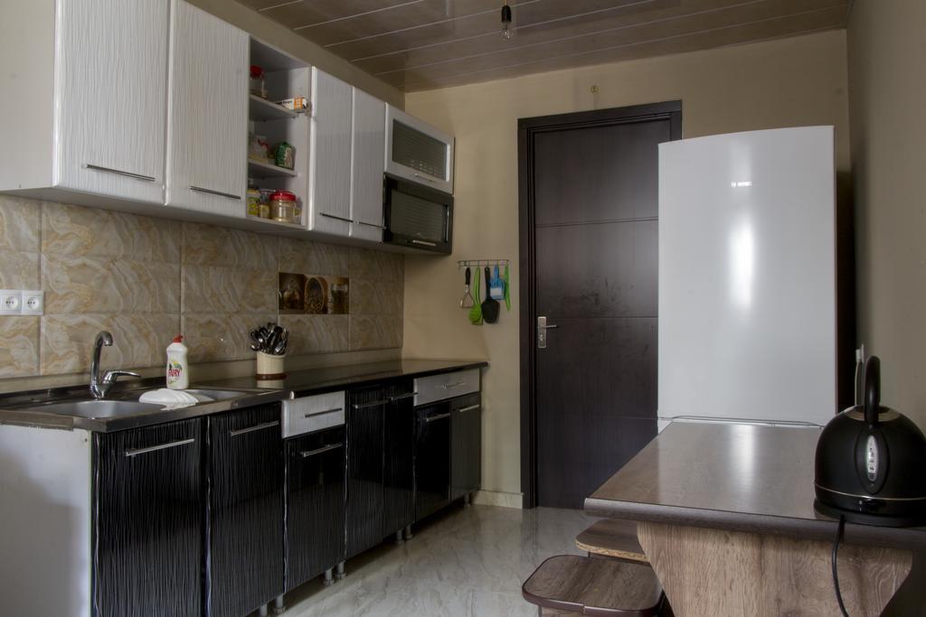 Guesthouse Ori Beli In Mestia Exteriör bild