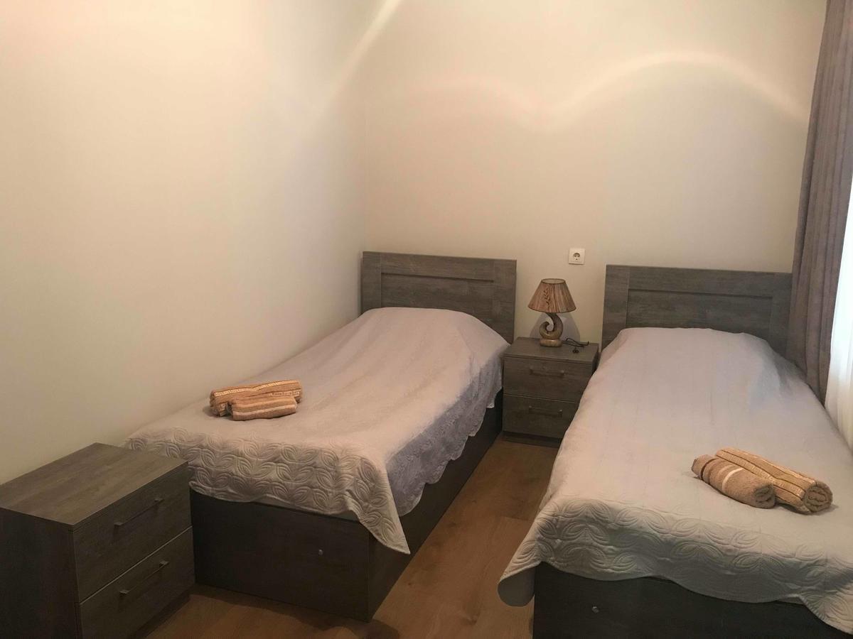 Guesthouse Ori Beli In Mestia Exteriör bild