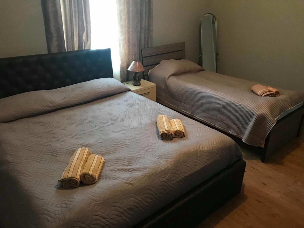 Guesthouse Ori Beli In Mestia Exteriör bild