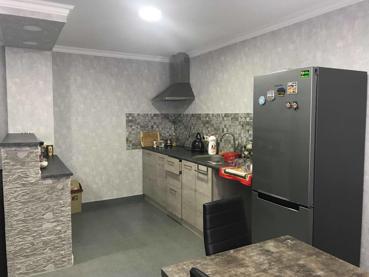 Guesthouse Ori Beli In Mestia Exteriör bild