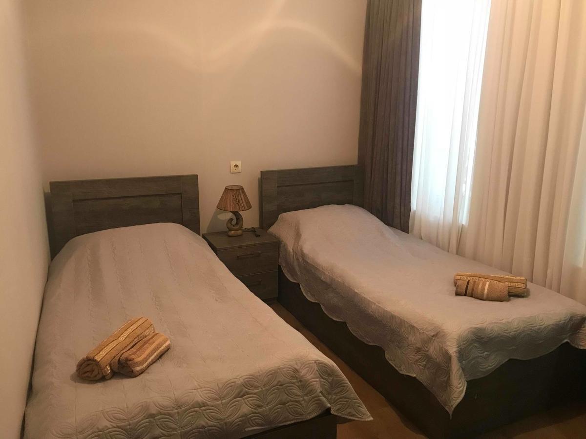Guesthouse Ori Beli In Mestia Exteriör bild