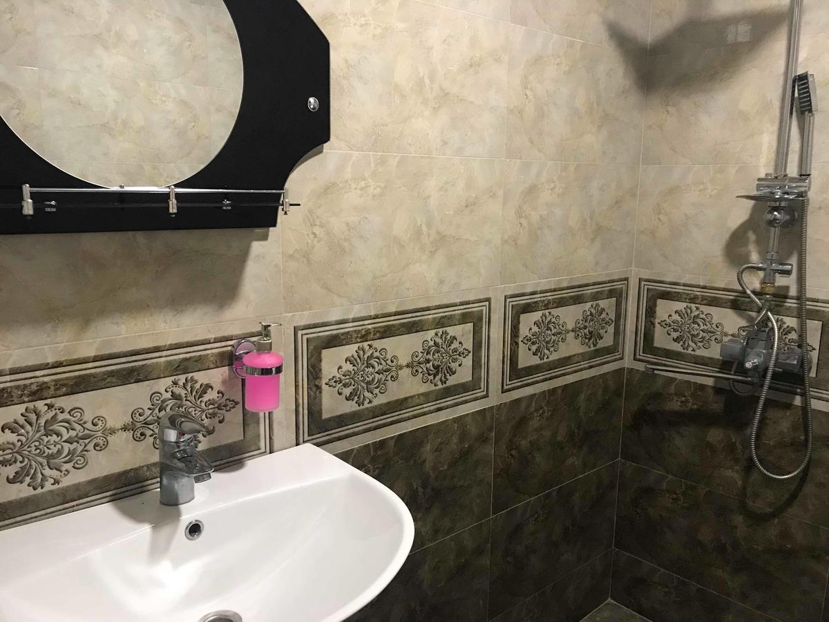 Guesthouse Ori Beli In Mestia Exteriör bild