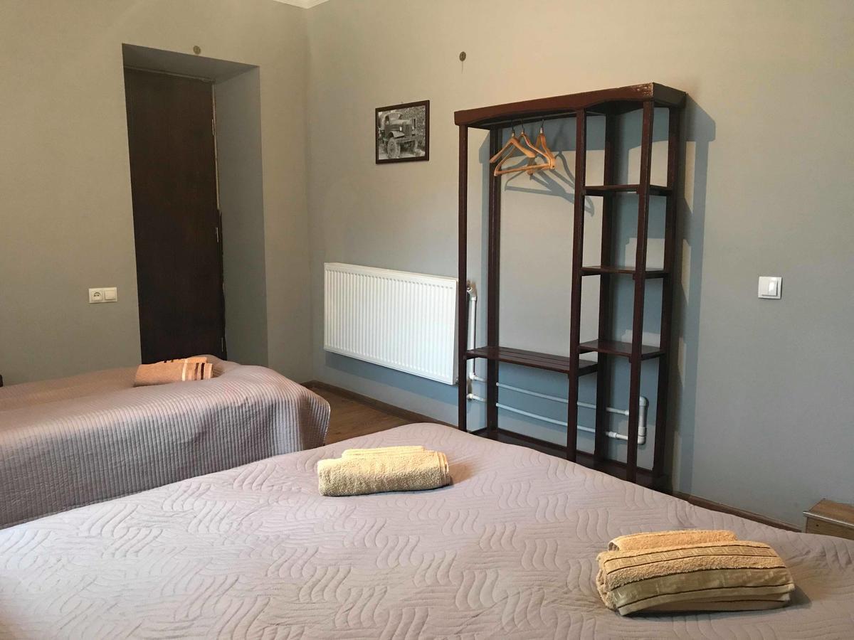 Guesthouse Ori Beli In Mestia Exteriör bild